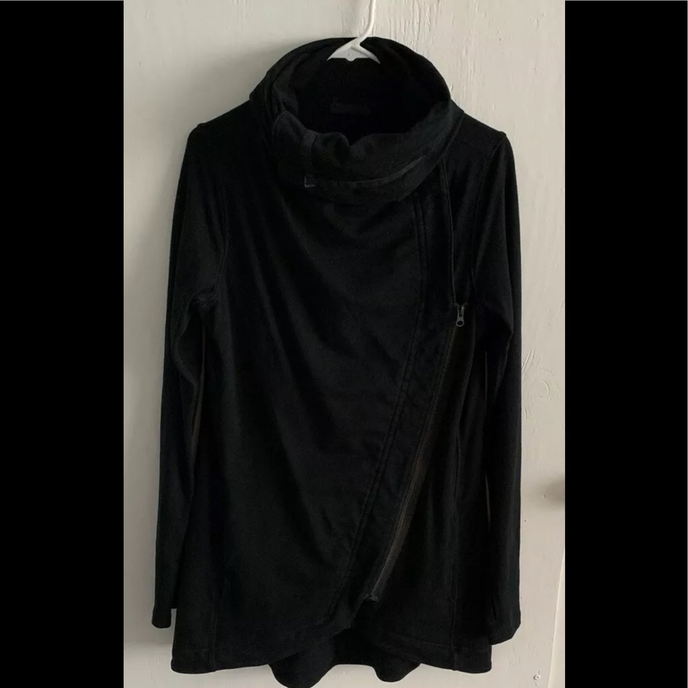 Lululemon Black Asymmetrical Zip Jacket sz 8